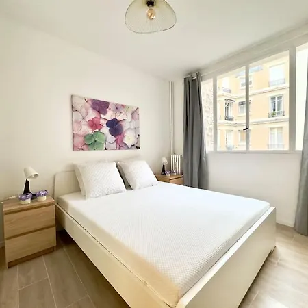 4p Face Tour Eiffel Parigi