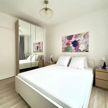 4p Face Tour Eiffel *